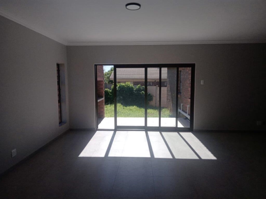 3 Bedroom Property for Sale in Wavecrest Eastern Cape
